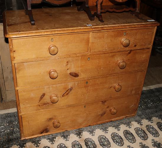 Pine chest of drawers